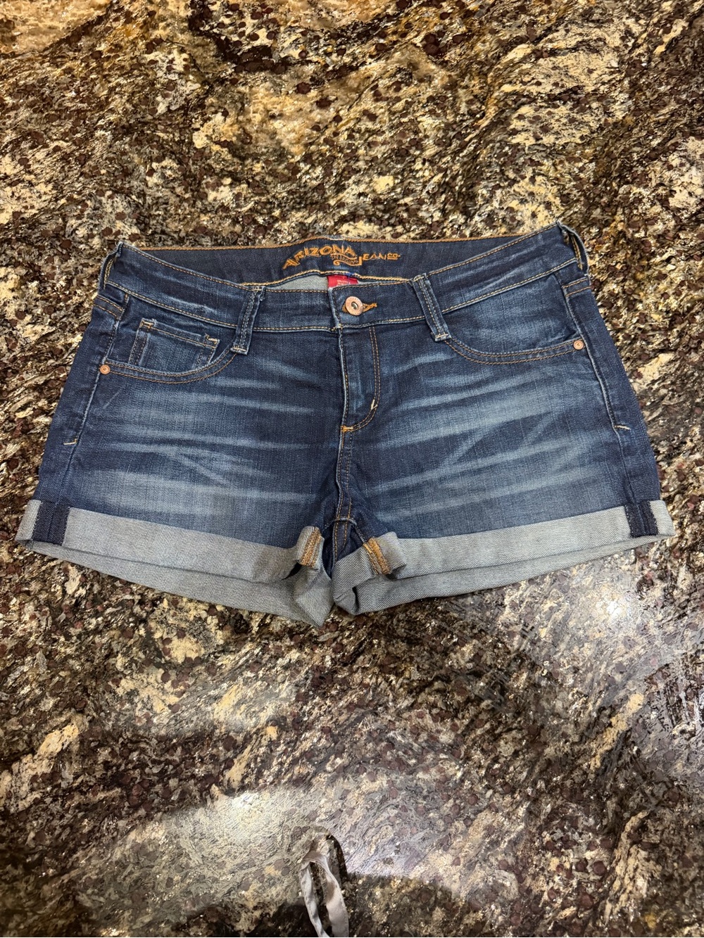 NWOT Arizona Jean Company Dark Blue Denim Cuffed Women's Shorts Size 7